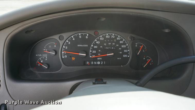 image for item DF1571 2001 Mazda B3000 pickup truck