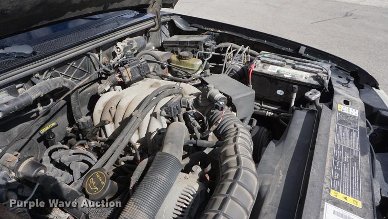 image for item DF1571 2001 Mazda B3000 pickup truck