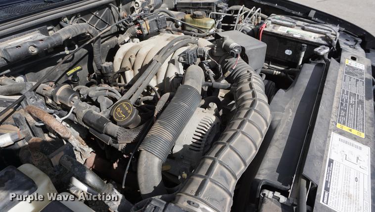 image for item DF1571 2001 Mazda B3000 pickup truck