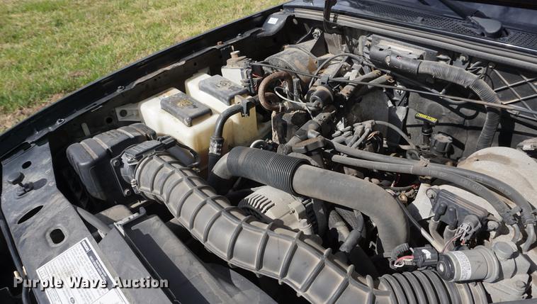 image for item DF1571 2001 Mazda B3000 pickup truck