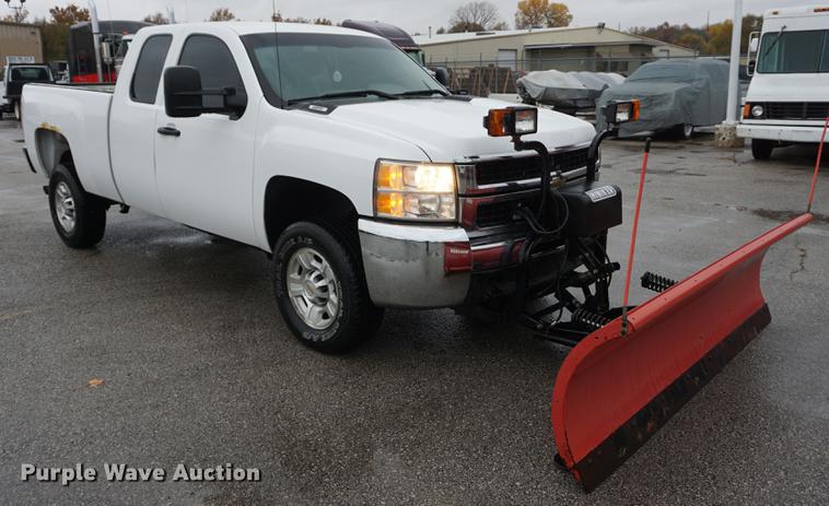 image for item DF1575 2009 Chevrolet Silverado 2500HD Ext. Cab pickup truck