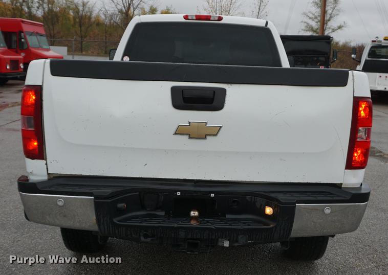 image for item DF1575 2009 Chevrolet Silverado 2500HD Ext. Cab pickup truck