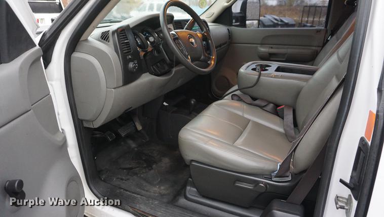 image for item DF1575 2009 Chevrolet Silverado 2500HD Ext. Cab pickup truck