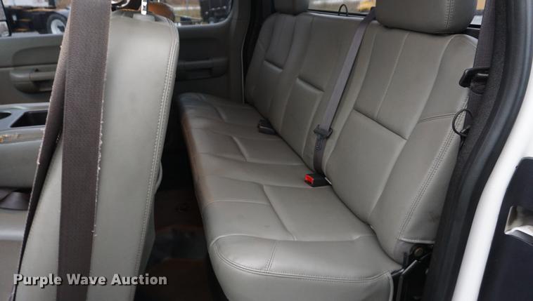 image for item DF1575 2009 Chevrolet Silverado 2500HD Ext. Cab pickup truck