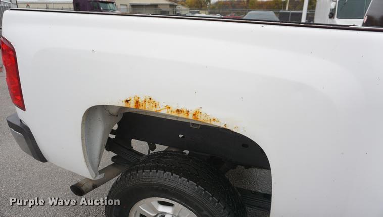 image for item DF1575 2009 Chevrolet Silverado 2500HD Ext. Cab pickup truck