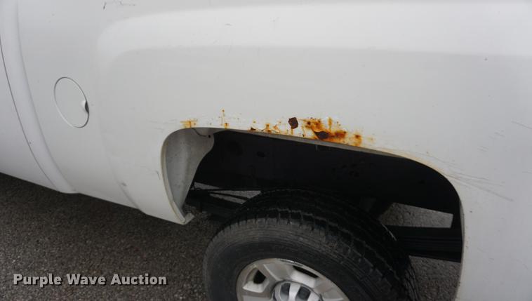 image for item DF1575 2009 Chevrolet Silverado 2500HD Ext. Cab pickup truck