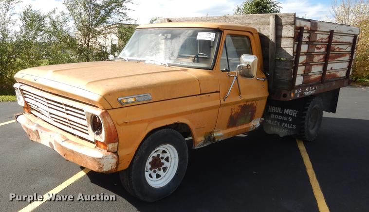 image for item DF1910 1969 Ford F350 flat dump bed pickup truck