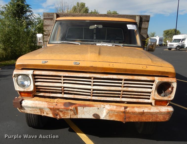 image for item DF1910 1969 Ford F350 flat dump bed pickup truck