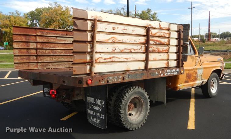 image for item DF1910 1969 Ford F350 flat dump bed pickup truck