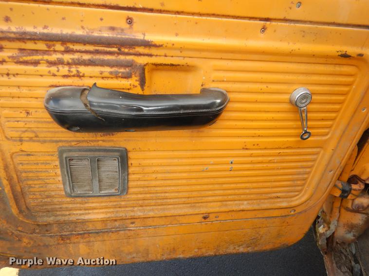 image for item DF1910 1969 Ford F350 flat dump bed pickup truck