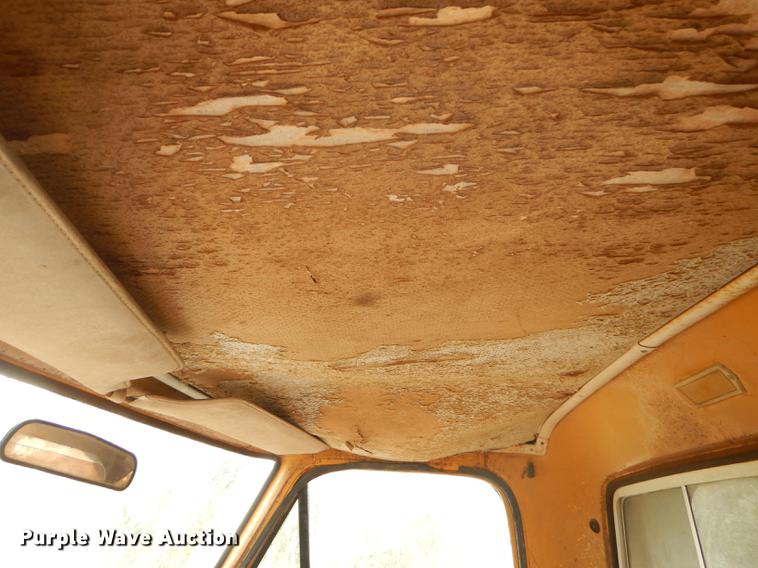 image for item DF1910 1969 Ford F350 flat dump bed pickup truck