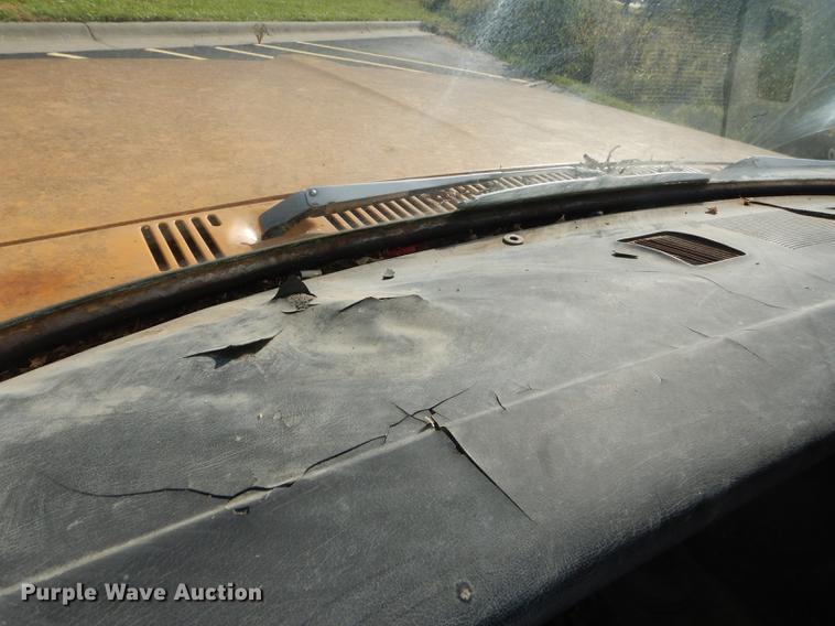 image for item DF1910 1969 Ford F350 flat dump bed pickup truck