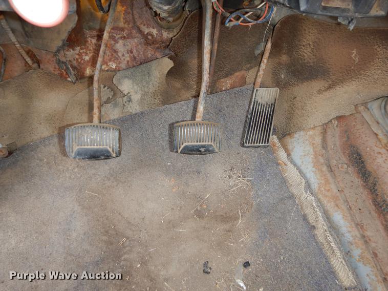 image for item DF1910 1969 Ford F350 flat dump bed pickup truck