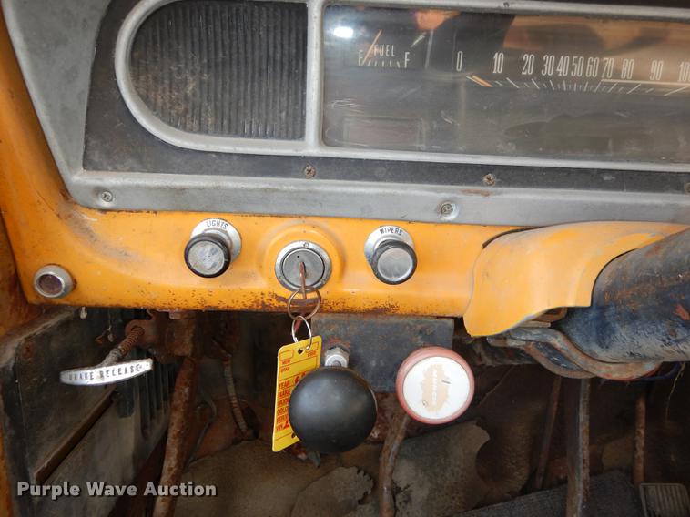 image for item DF1910 1969 Ford F350 flat dump bed pickup truck