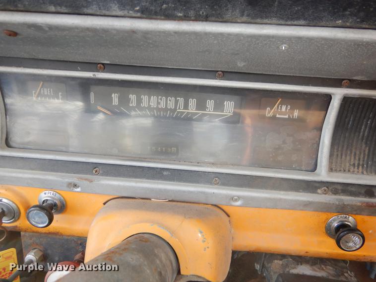 image for item DF1910 1969 Ford F350 flat dump bed pickup truck