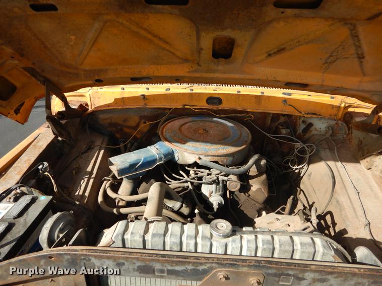 image for item DF1910 1969 Ford F350 flat dump bed pickup truck