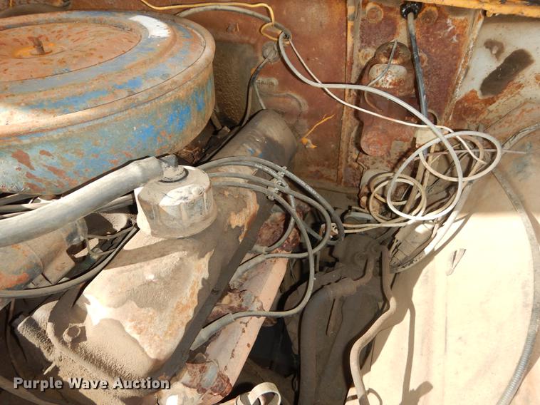 image for item DF1910 1969 Ford F350 flat dump bed pickup truck