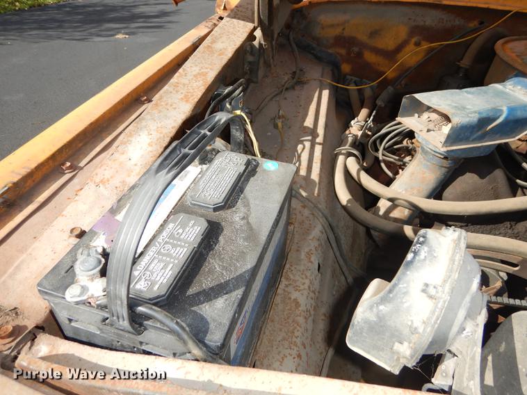 image for item DF1910 1969 Ford F350 flat dump bed pickup truck