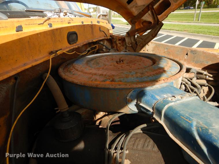 image for item DF1910 1969 Ford F350 flat dump bed pickup truck