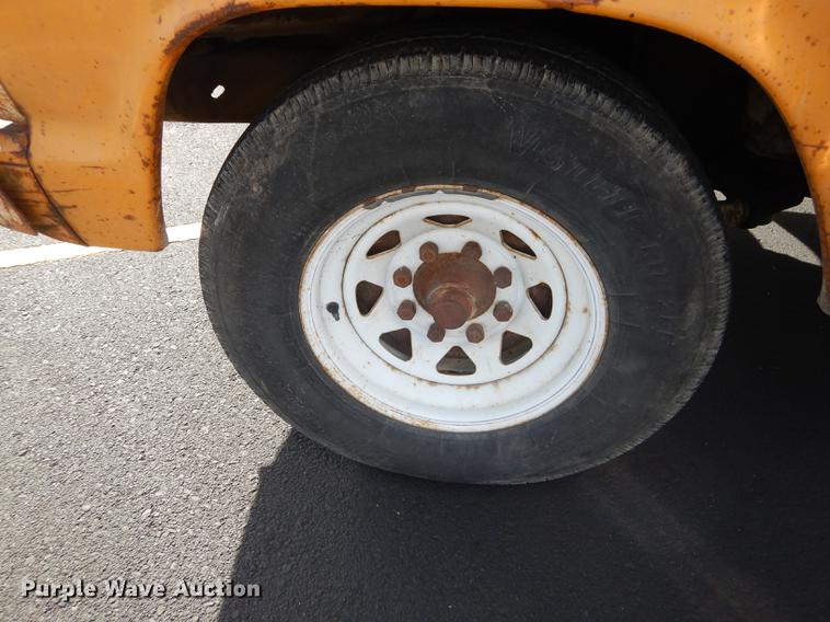 image for item DF1910 1969 Ford F350 flat dump bed pickup truck