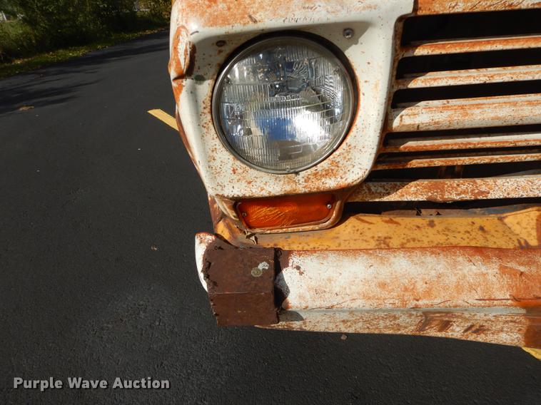 image for item DF1910 1969 Ford F350 flat dump bed pickup truck