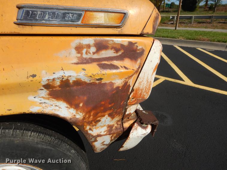 image for item DF1910 1969 Ford F350 flat dump bed pickup truck