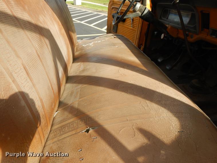 image for item DF1910 1969 Ford F350 flat dump bed pickup truck