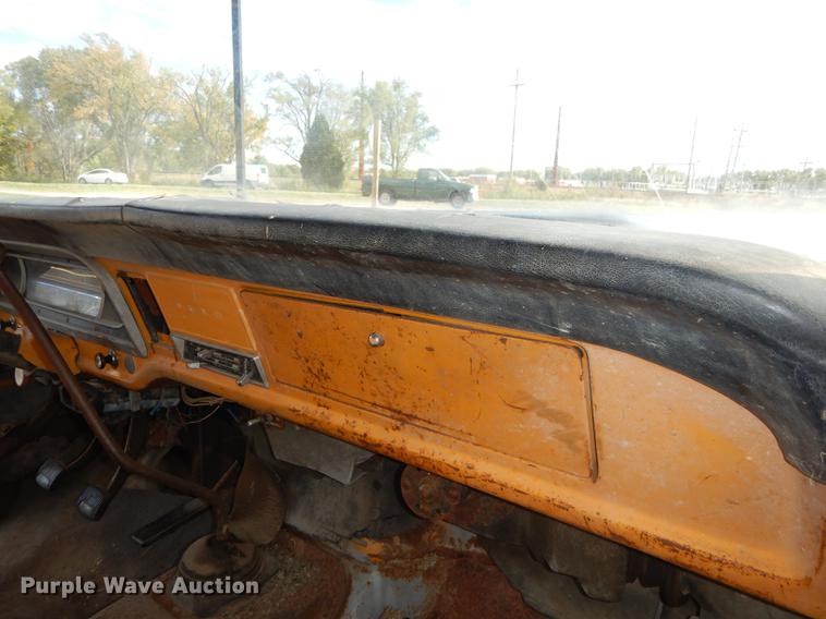 image for item DF1910 1969 Ford F350 flat dump bed pickup truck