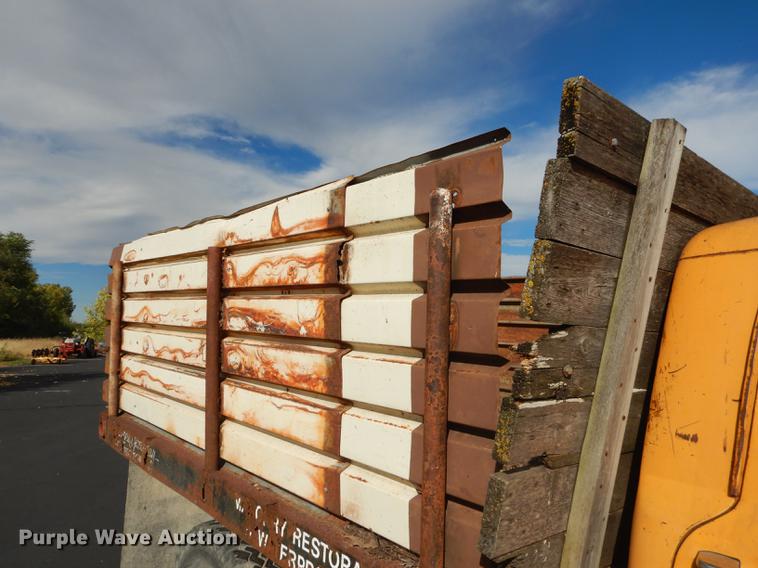 image for item DF1910 1969 Ford F350 flat dump bed pickup truck