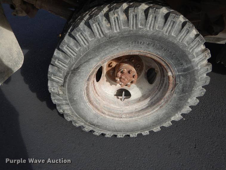 image for item DF1910 1969 Ford F350 flat dump bed pickup truck