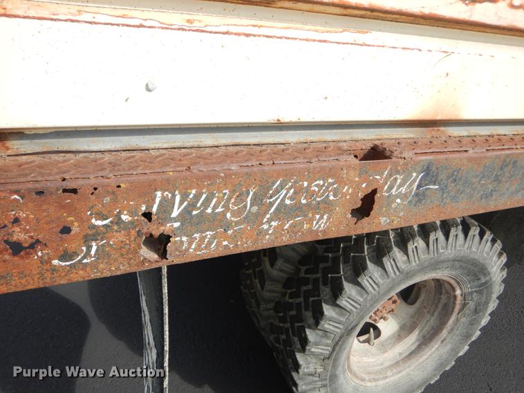 image for item DF1910 1969 Ford F350 flat dump bed pickup truck