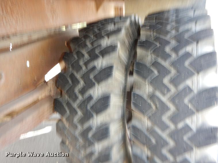 image for item DF1910 1969 Ford F350 flat dump bed pickup truck