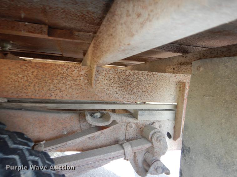 image for item DF1910 1969 Ford F350 flat dump bed pickup truck