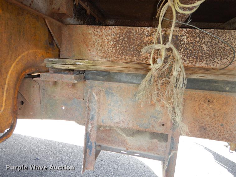 image for item DF1910 1969 Ford F350 flat dump bed pickup truck