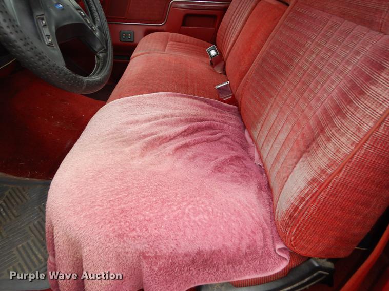 image for item DF1944 1990 Ford F150 XLT Lariat pickup truck