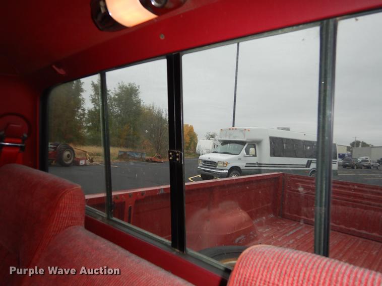 image for item DF1944 1990 Ford F150 XLT Lariat pickup truck