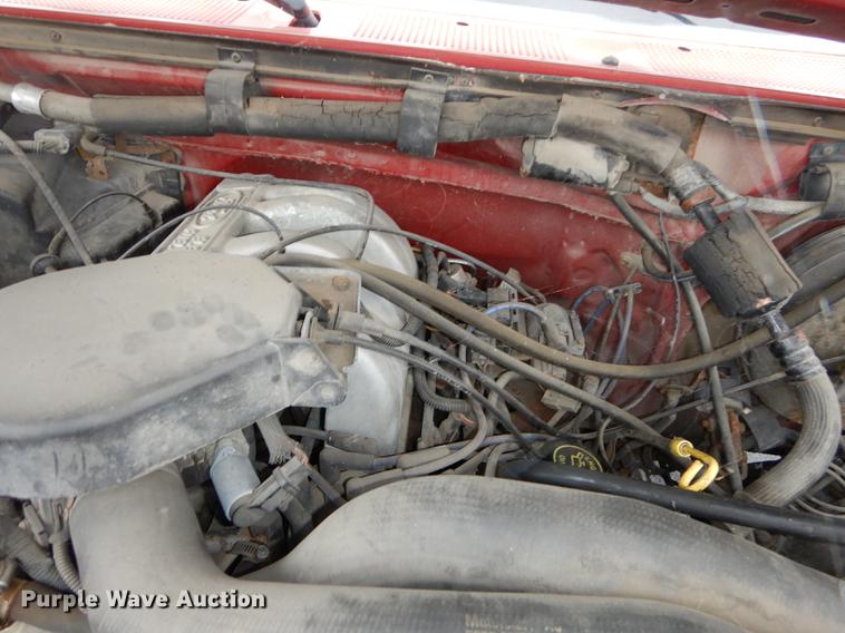 image for item DF1944 1990 Ford F150 XLT Lariat pickup truck