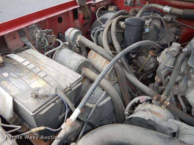 image for item DF1944 1990 Ford F150 XLT Lariat pickup truck