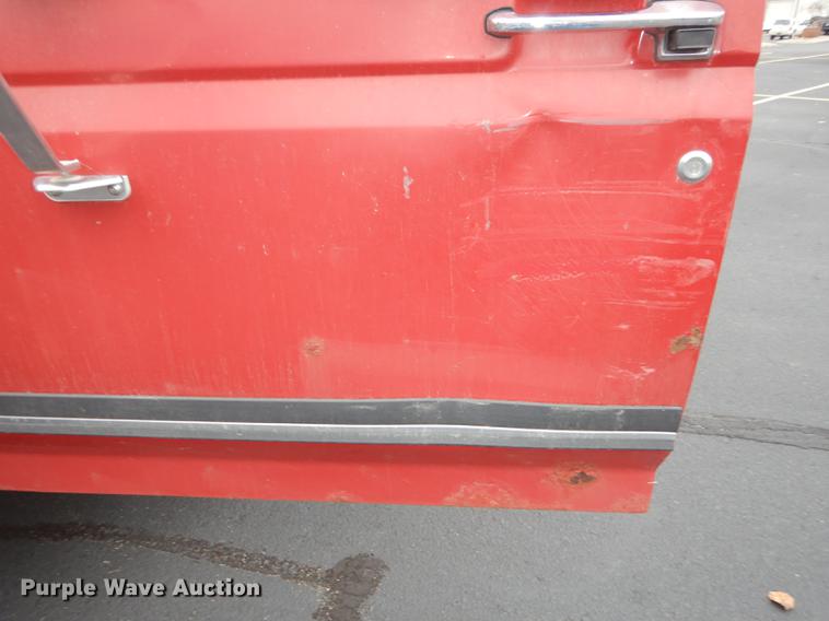 image for item DF1944 1990 Ford F150 XLT Lariat pickup truck