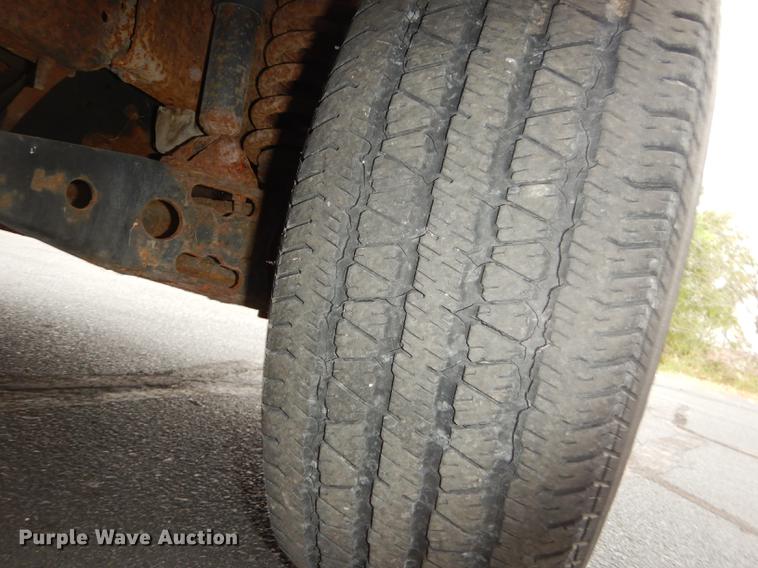 image for item DF1944 1990 Ford F150 XLT Lariat pickup truck