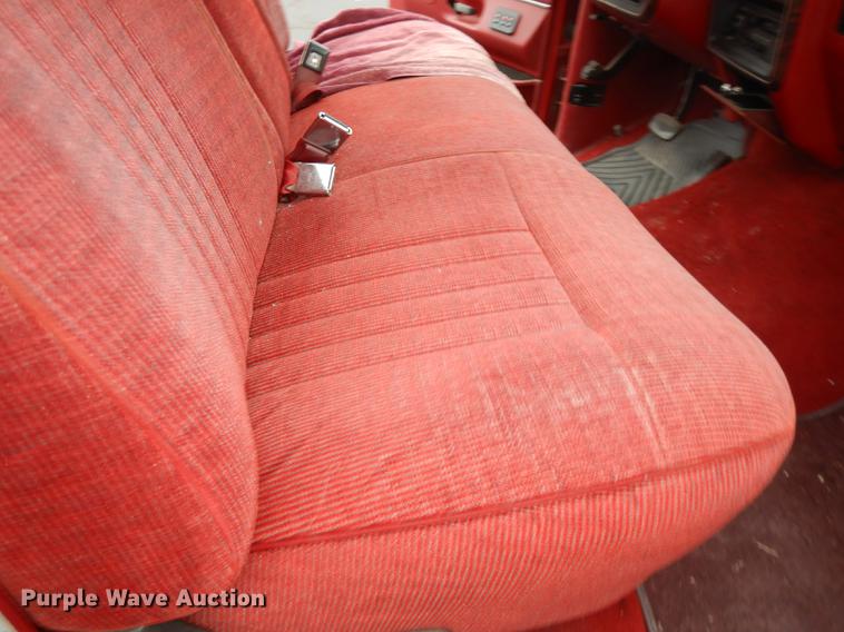 image for item DF1944 1990 Ford F150 XLT Lariat pickup truck