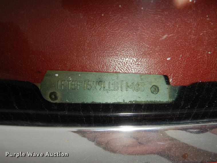 image for item DF1944 1990 Ford F150 XLT Lariat pickup truck