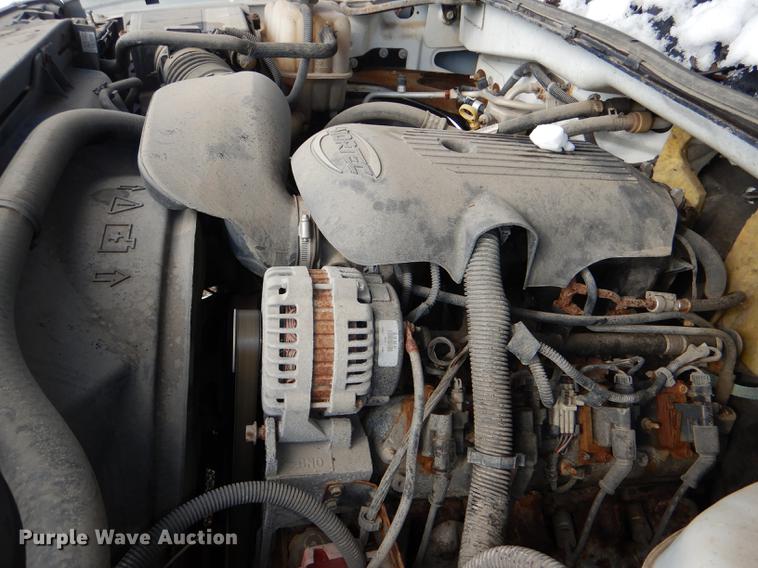 image for item DF1962 2005 Chevrolet Silverado 2500HD flatbed pickup truck