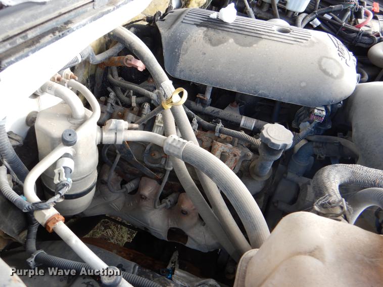 image for item DF1962 2005 Chevrolet Silverado 2500HD flatbed pickup truck