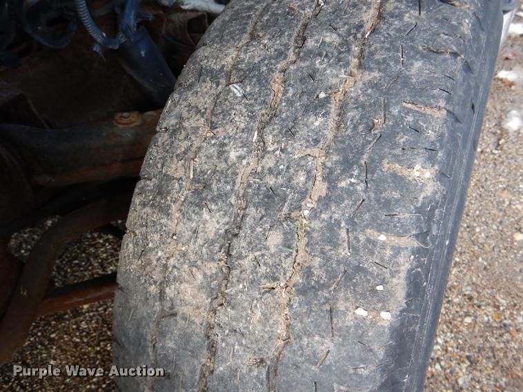 image for item DF1962 2005 Chevrolet Silverado 2500HD flatbed pickup truck