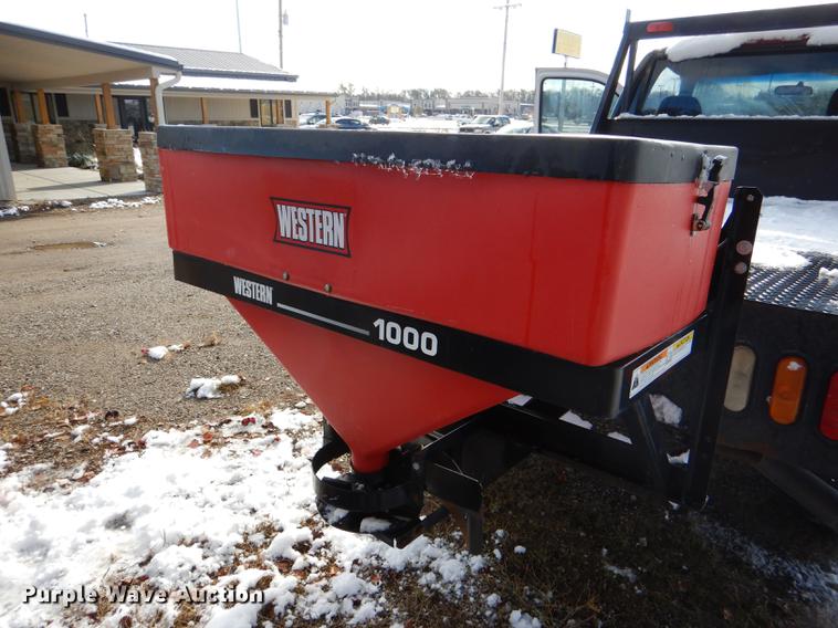 image for item DF1962 2005 Chevrolet Silverado 2500HD flatbed pickup truck