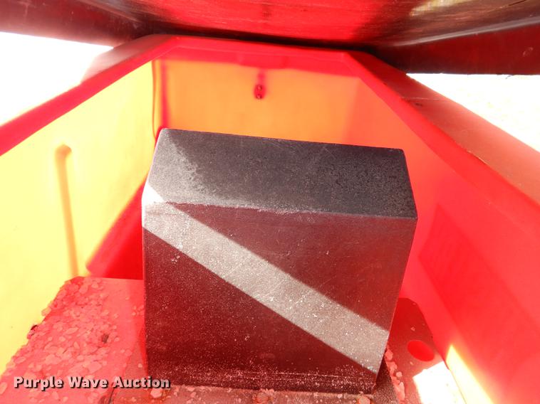 image for item DF1962 2005 Chevrolet Silverado 2500HD flatbed pickup truck