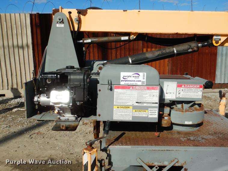 image for item DF2042 1997 Workforce XLB-4232 boom lift