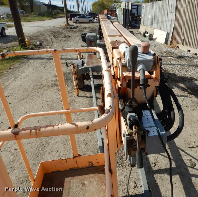 image for item DF2042 1997 Workforce XLB-4232 boom lift