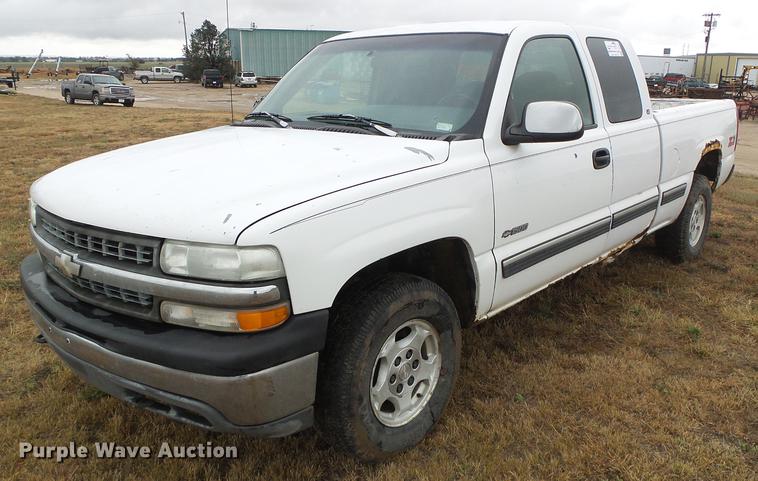 image for item DF2816 1999 Chevrolet Silverado 1500 Ext. Cab pickup truck